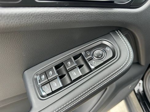 Certified 2026 Porsche Macan Turbo AWD/4WD image 20