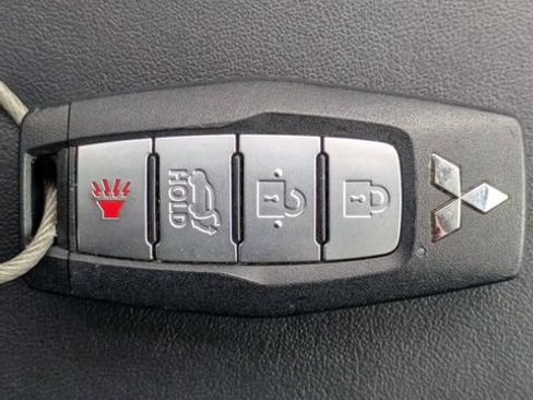 Used 2024 Mitsubishi Outlander SE FWD image 34
