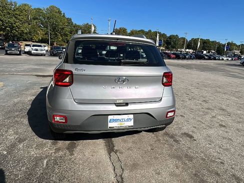 Used 2024 Hyundai Venue SEL image 4