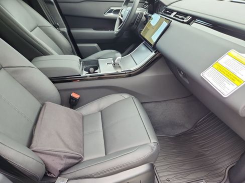 New 2026 Land Rover Range Rover Velar Dynamic SE image 3
