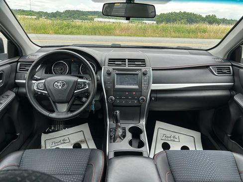 Used 2015 Toyota Camry SE FWD image 13