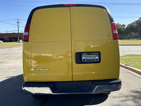 Used 2019 Chevrolet Express 2500 image 4