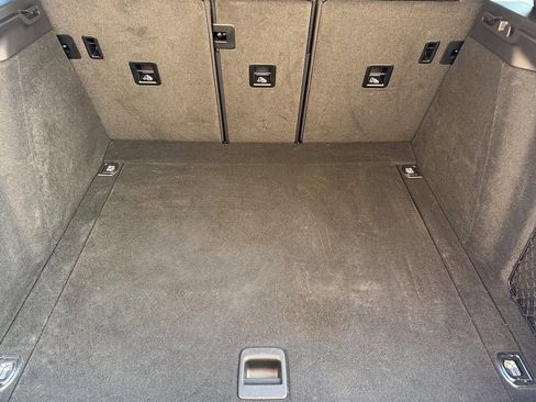 Certified 2024 Porsche Macan image 24