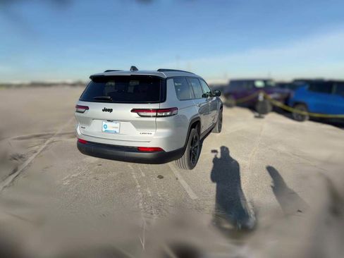 New 2025 Jeep Grand Cherokee L Limited image 11