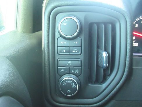 Used 2022 Chevrolet Silverado 1500 Custom AWD/4WD image 22