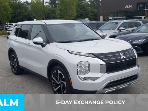Used 2024 Mitsubishi Outlander SE FWD image 3