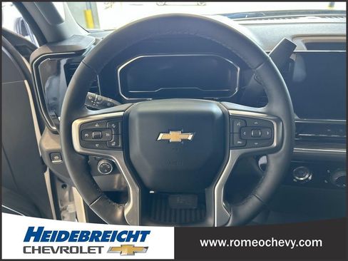 Used 2024 Chevrolet Silverado 1500 LT AWD/4WD image 18