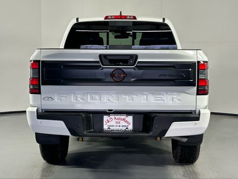 Used 2025 Nissan Frontier PRO-4X image 6
