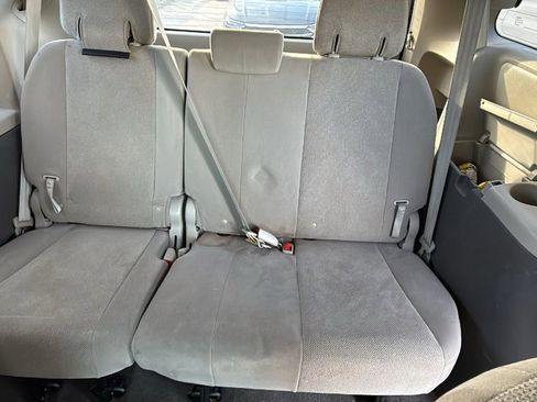 Used 2017 Toyota Sienna L image 17