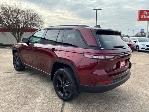 New 2025 Jeep Grand Cherokee Limited w/ Luxury Tech Group II image 3