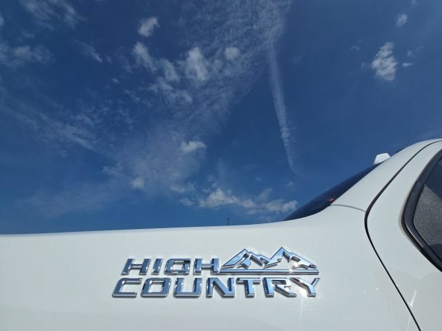 Used 2024 Chevrolet Silverado 3500 High Country w/ High Country Premium Package AWD/4WD image 10