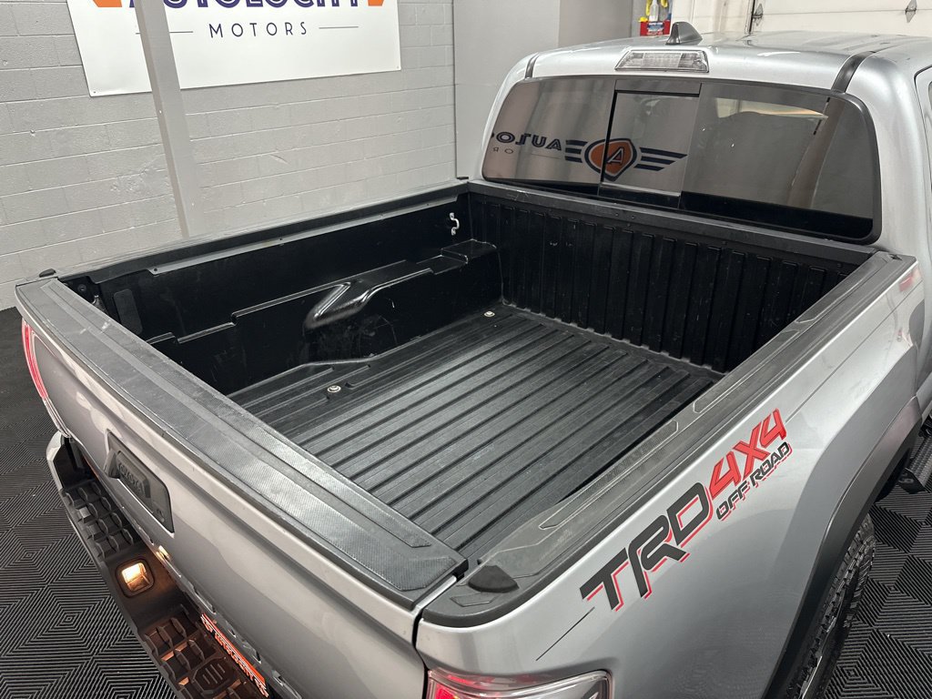 Used 2022 Toyota Tacoma TRD Off-Road w/ Technology Package AWD/4WD image 11