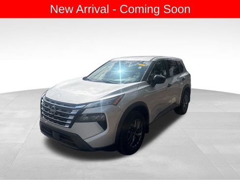 Used 2024 Nissan Rogue S image 1