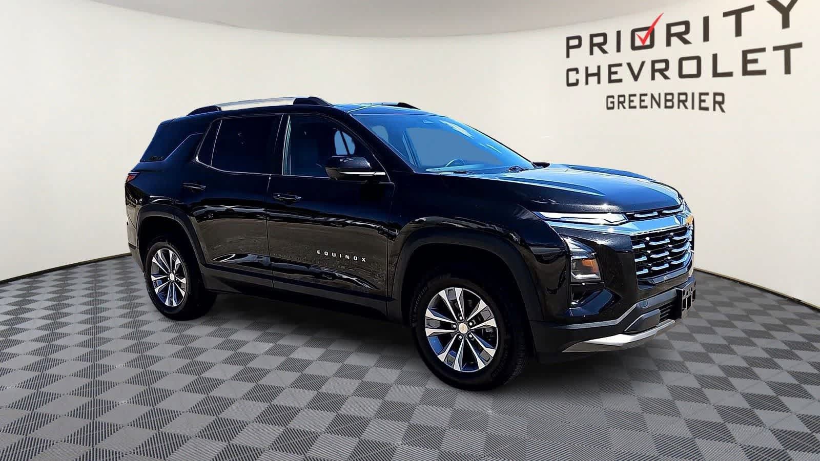 Used 2025 Chevrolet Equinox LT w/ Convenience Package II AWD/4WD image 2
