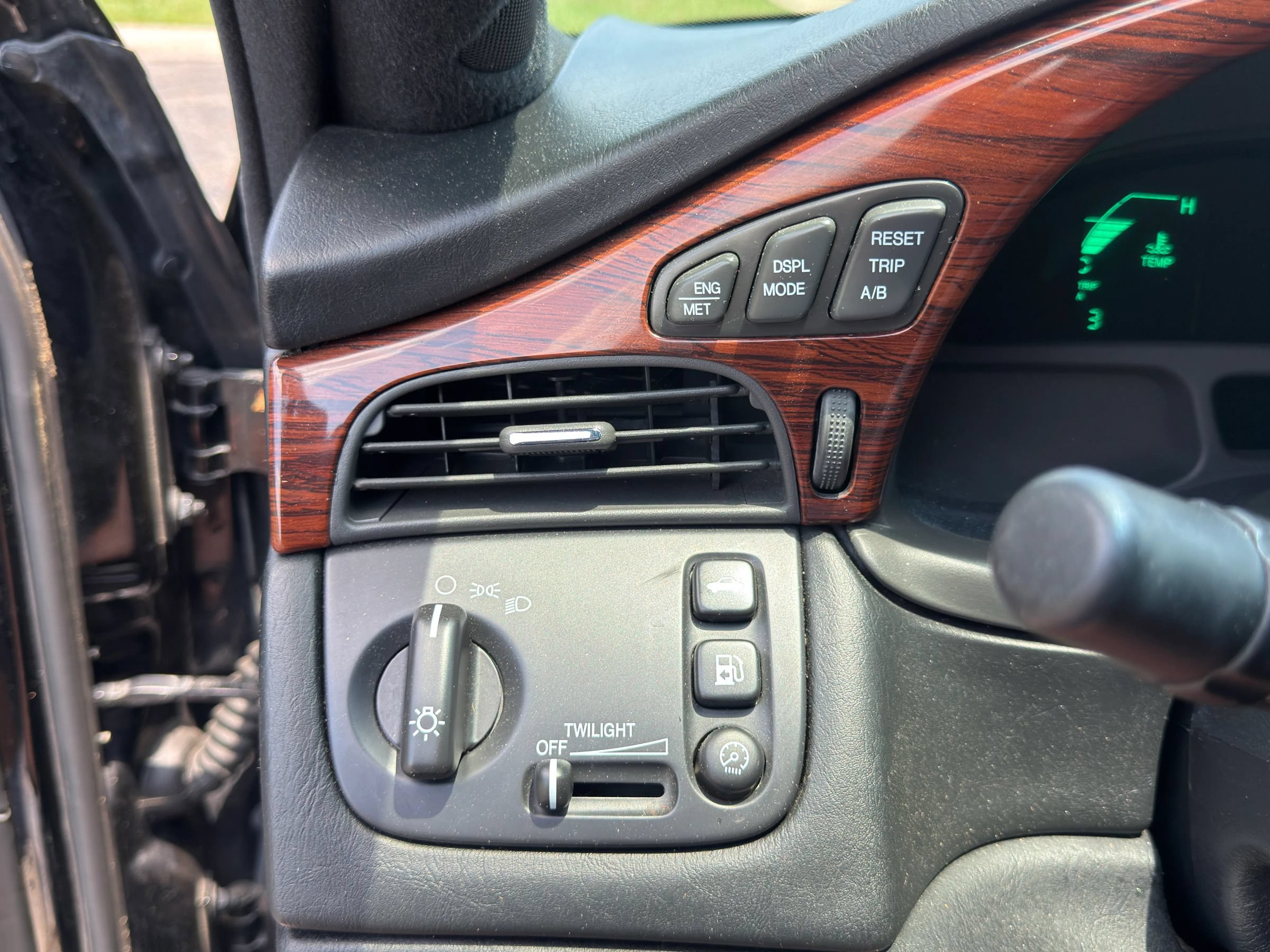 Used 2005 Cadillac De Ville Limousine FWD image 22