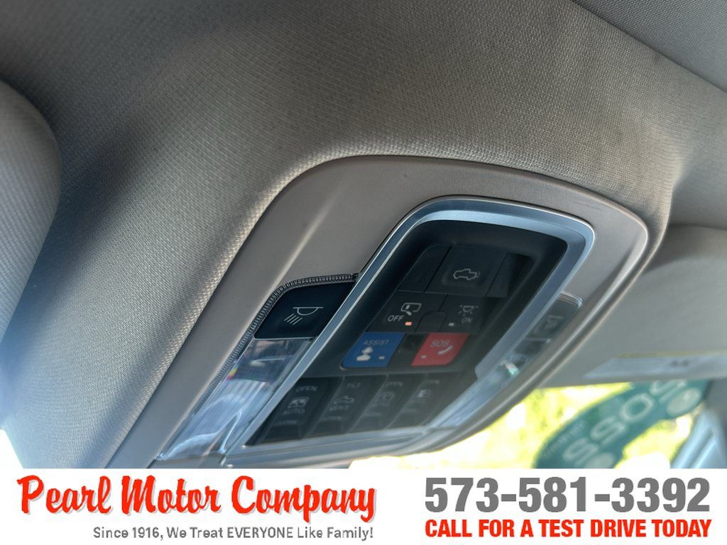 Used 2022 RAM 1500 Laramie AWD/4WD image 16
