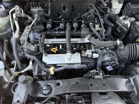 Used 2021 Nissan Kicks SR w/ SR Premium Package FWD image 32
