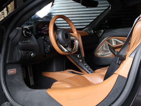Used 2018 McLaren 720S Luxury image 18