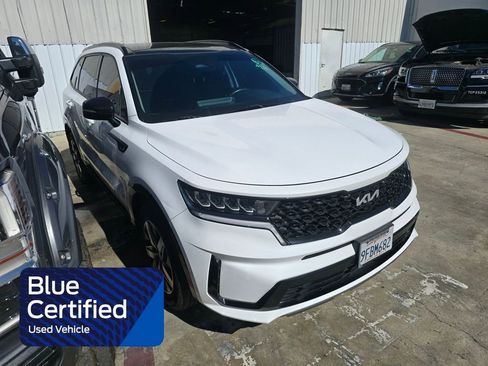 Used 2023 Kia Sorento S image 1