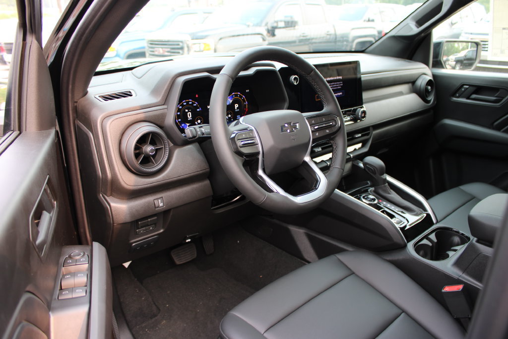 New 2026 Chevrolet Colorado Trail Boss w/ Midnight Edition AWD/4WD image 16
