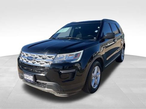 Used 2018 Ford Explorer XLT image 4