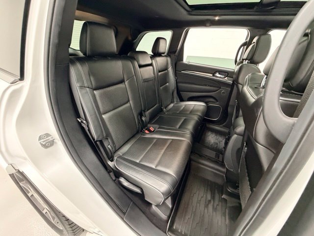 Used 2020 Jeep Grand Cherokee Overland AWD/4WD image 25