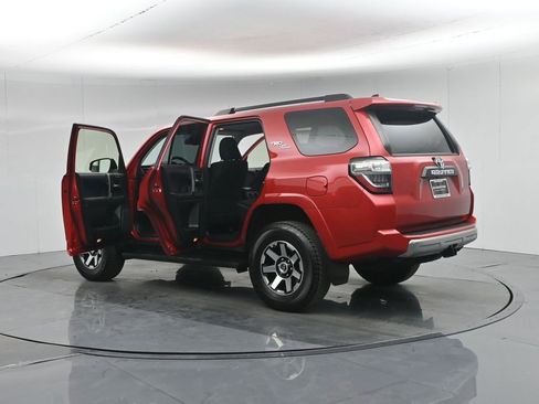 Used 2024 Toyota 4Runner TRD Off-Road image 33