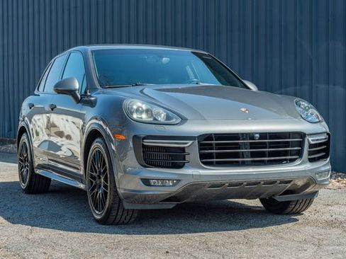 Used 2018 Porsche Cayenne GTS image 8