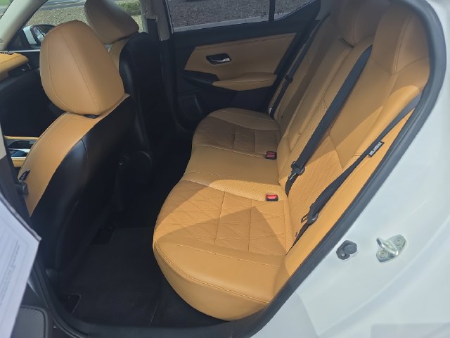 Used 2023 Nissan Sentra SV w/ SV Premium Package FWD image 17
