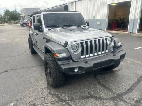 Used 2020 Jeep Wrangler Unlimited Sport AWD/4WD image 3