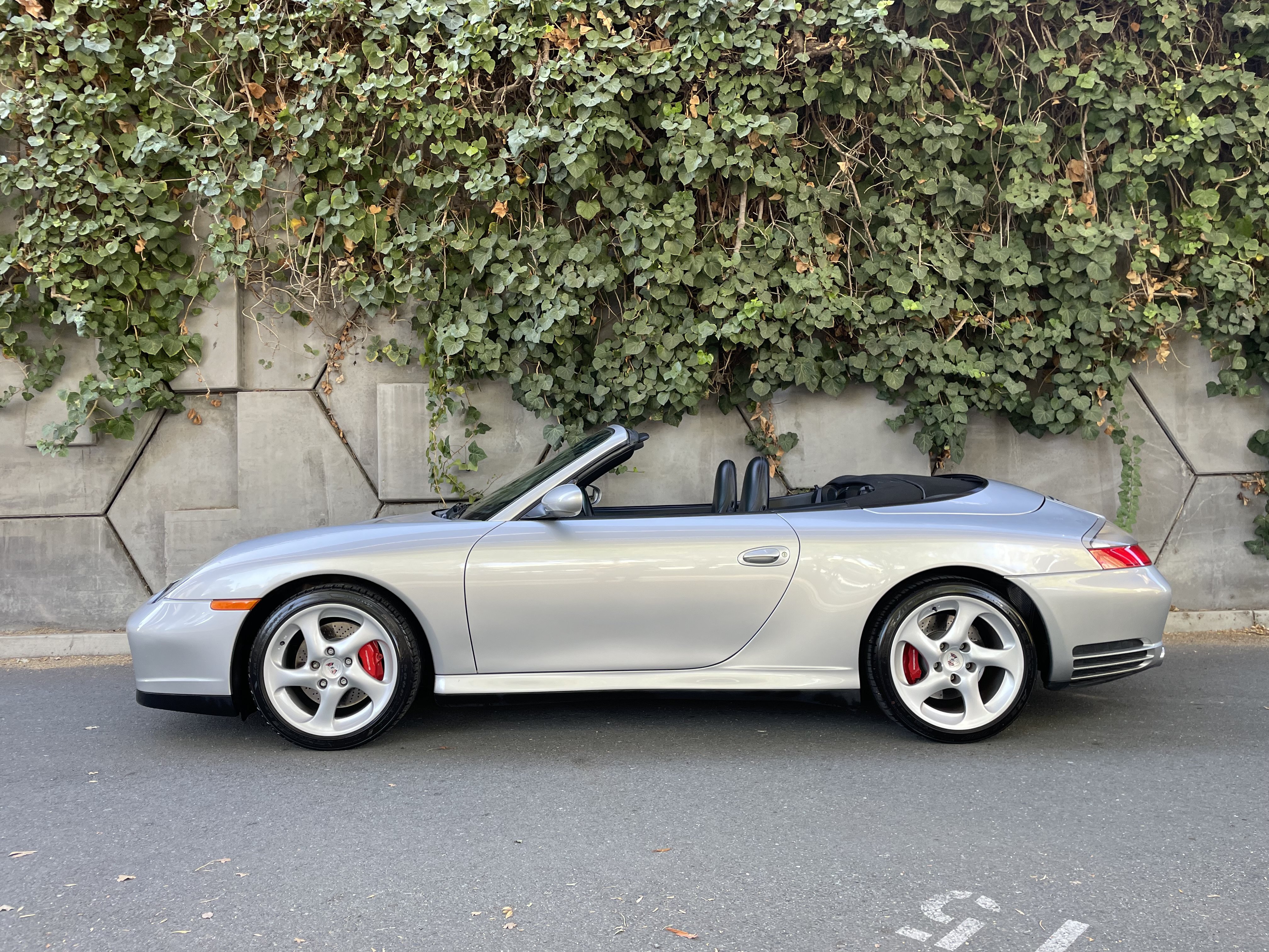 Used 2004 Porsche 911 Carrera 4S AWD/4WD image 1