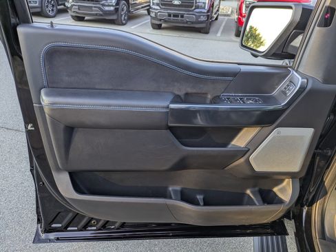 Certified 2025 Ford F150 Platinum w/ Equipment Group 702A High AWD/4WD image 16