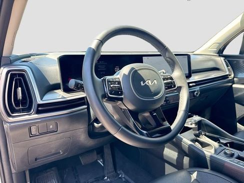 Used 2025 Kia Sorento S AWD/4WD image 9