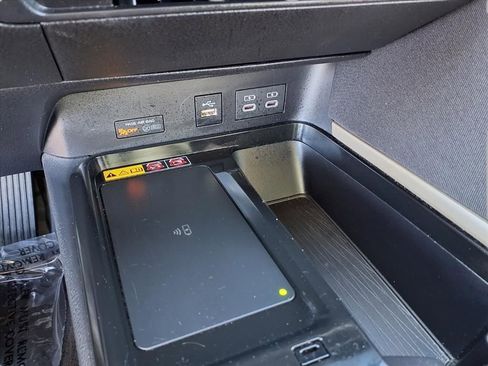 Used 2025 Toyota Camry LE image 8