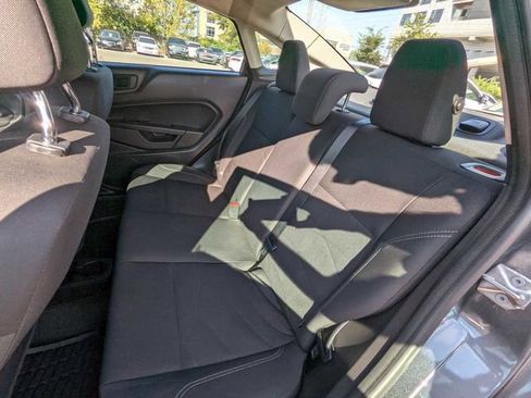 Used 2019 Ford Fiesta SE image 18