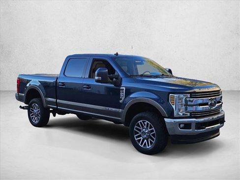 Used 2019 Ford F250 Lariat w/ Lariat Value Package image 3