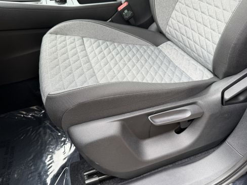 Used 2025 Volkswagen Tiguan S image 13