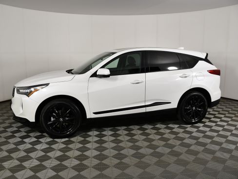 Certified 2025 Acura RDX SH-AWD image 9