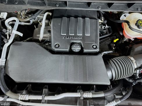 Used 2023 Chevrolet Silverado 1500 LT AWD/4WD image 33