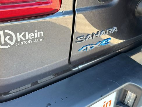 Used 2025 Jeep Wrangler Sahara image 11