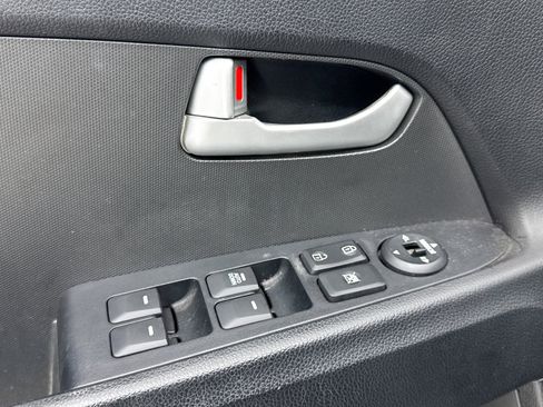 Used 2013 Kia Sportage LX w/ Convenience Pkg image 23