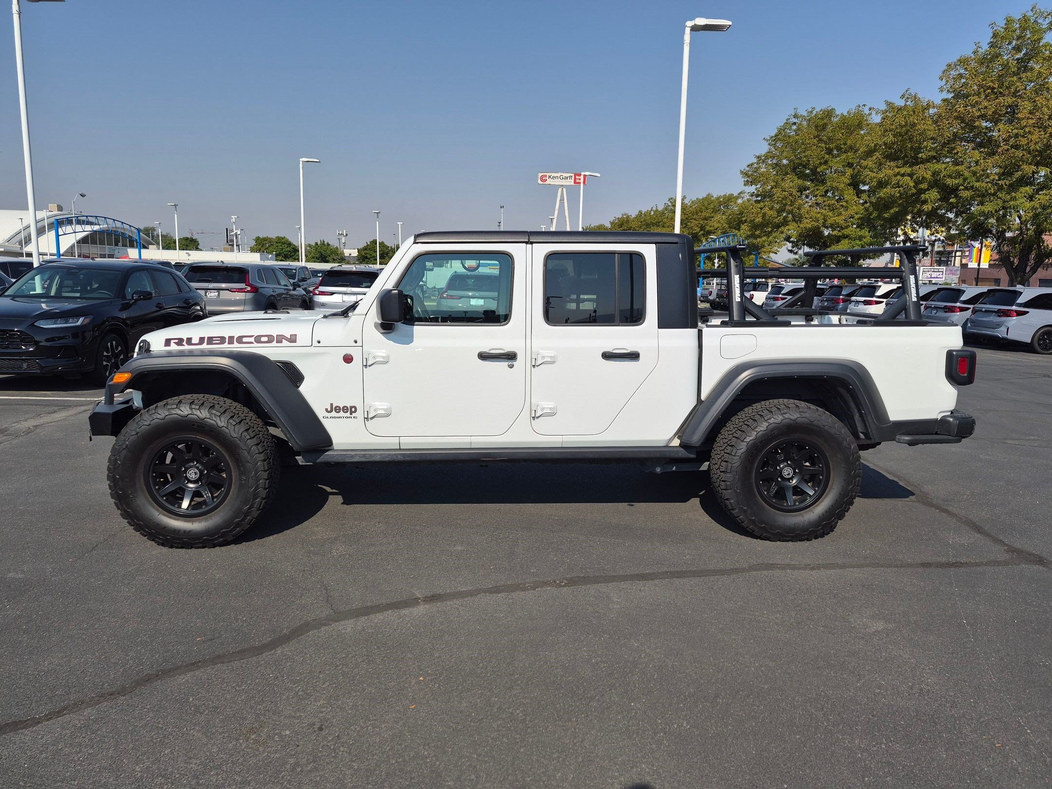Used 2023 Jeep Gladiator Rubicon w/ Cold Weather Group AWD/4WD image 9