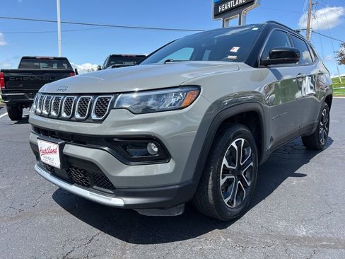 Used 2023 Jeep Compass Limited AWD/4WD image 1