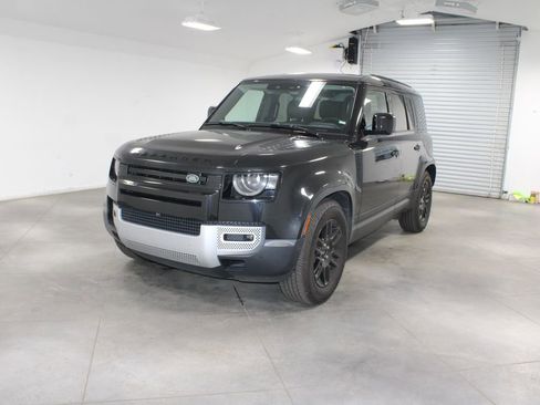 Used 2024 Land Rover Defender 110 S image 4