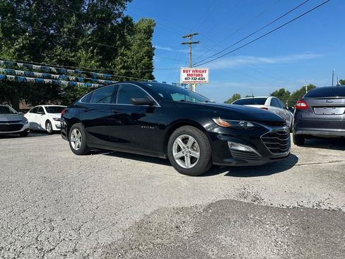 Used 2023 Chevrolet Malibu LS FWD image 2