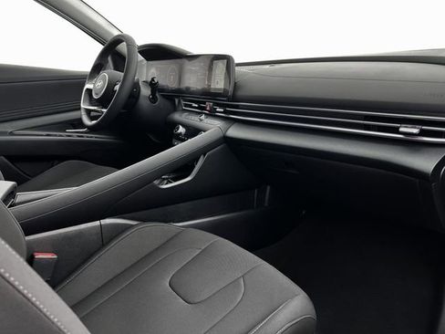 New 2025 Hyundai Elantra SEL image 15