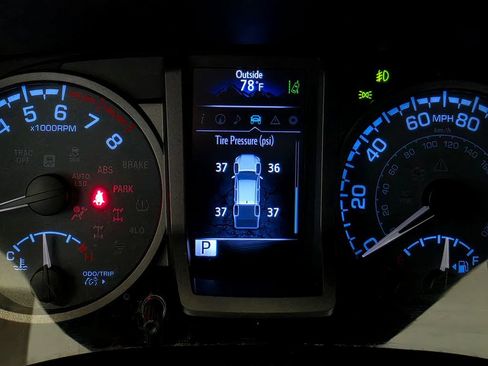 Used 2020 Toyota Tacoma TRD Sport AWD/4WD image 29