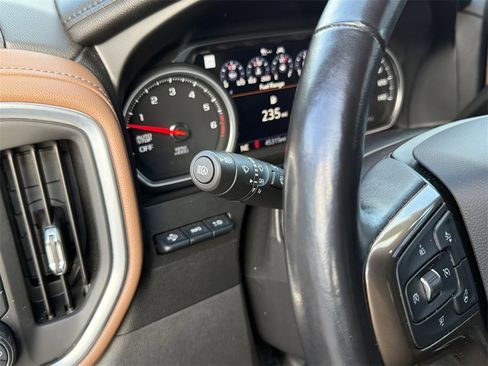 Used 2021 Chevrolet Silverado 1500 High Country w/ Technology Package image 21