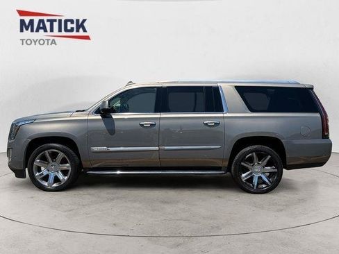 Used 2017 Cadillac Escalade ESV Luxury AWD/4WD image 5