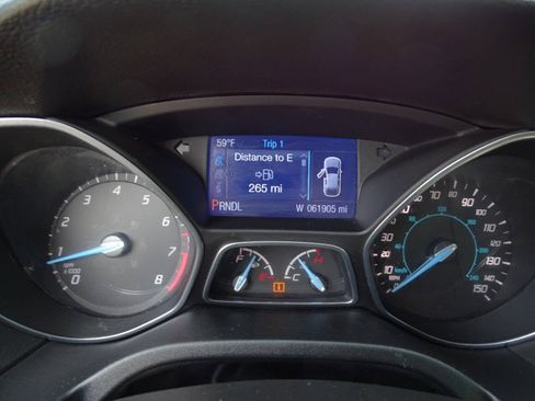 Used 2014 Ford Focus SE w/ SE Winter Package FWD image 17